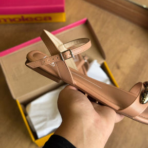 Sandália Moleca Rasteira Detalhe Circular Dourado 5462.143