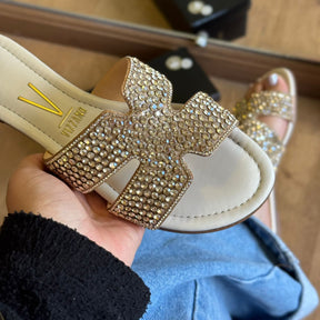 Sandália Rasteira Cravejada Vizzano (Linha Especial de Ano Novo)