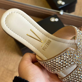 Sandália Rasteira Cravejada Vizzano (Linha Especial de Ano Novo)