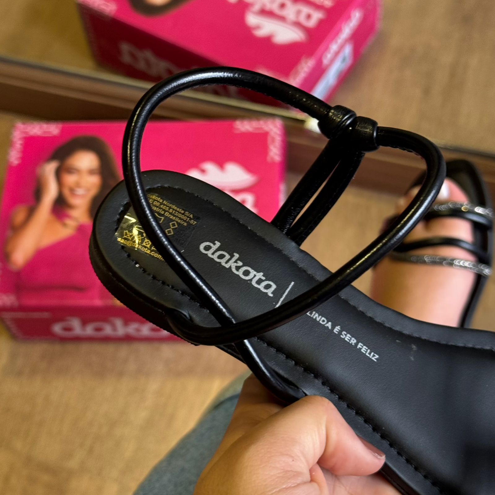 Sandália Dakota Rasteira Tiras em Brilho Y9441