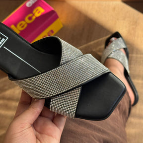 Sandália Moleca Rasteirinha Tiras Cruzadas 5560.105