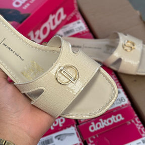 Sandália Rasteirinha Dakota Y9941