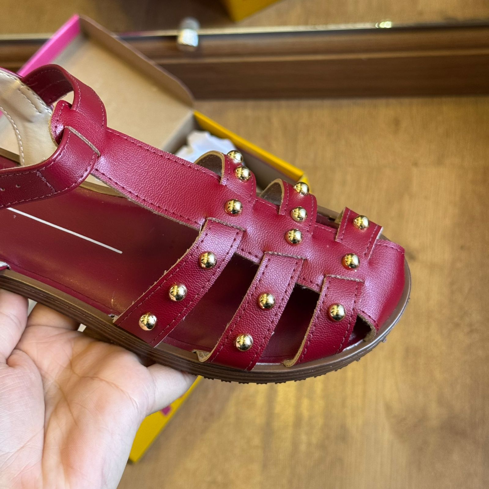 Sandália Moleca Rasteira Pedrinhas Douradas 5555.202